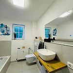 125qm Familiendomizil Mit Grosser Terasse Am Inklusive Parkplatz Апартаменты Шарбойц