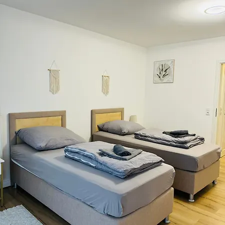 125qm Familiendomizil Mit Grosser Terasse Am Inklusive Parkplatz * Шарбойц